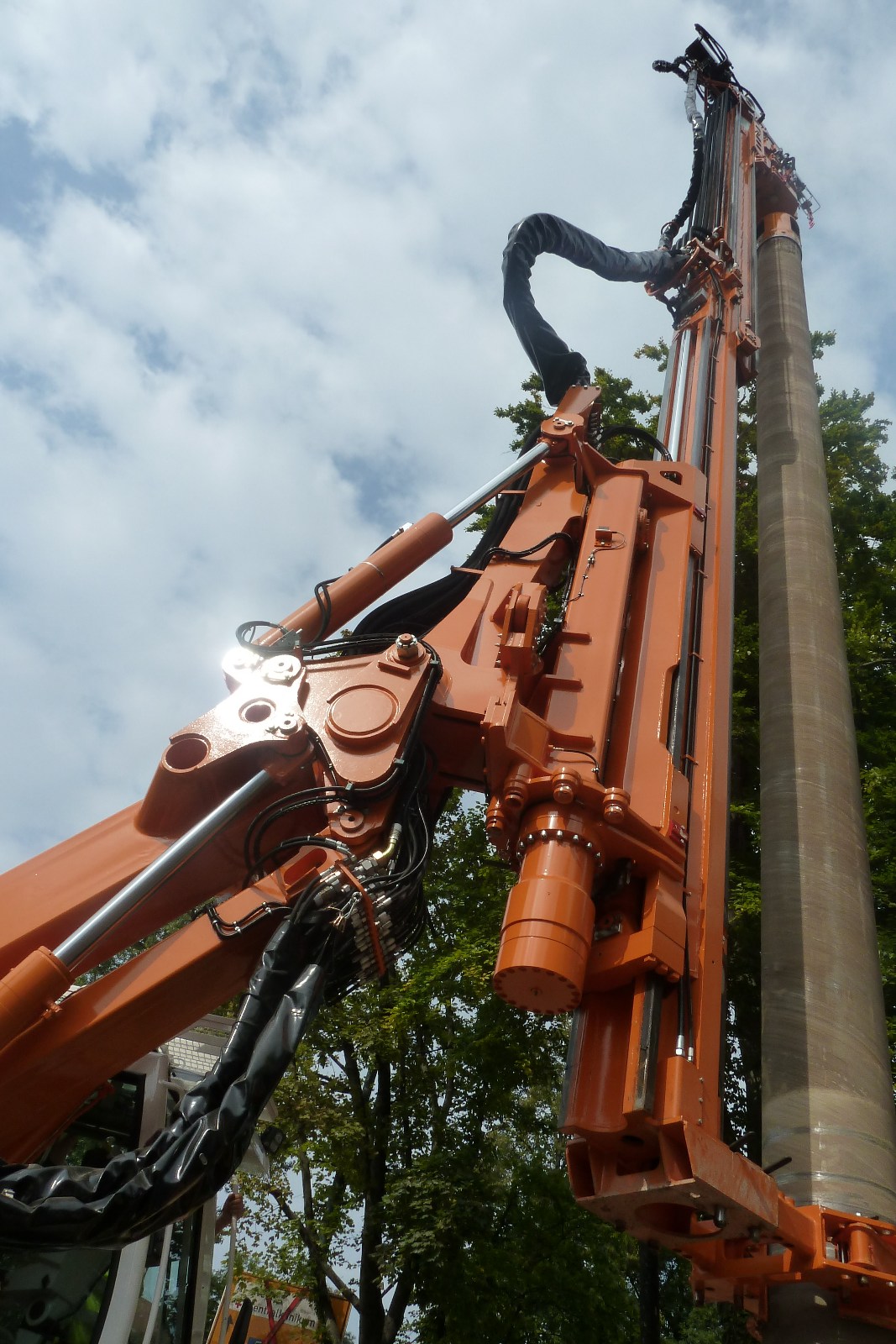 drilling equipment for secant walls