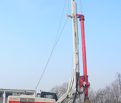 Comacchio CH 450 Drilling Rig