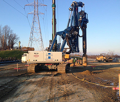 Delmag RH 24 Short Mast Drill Rig